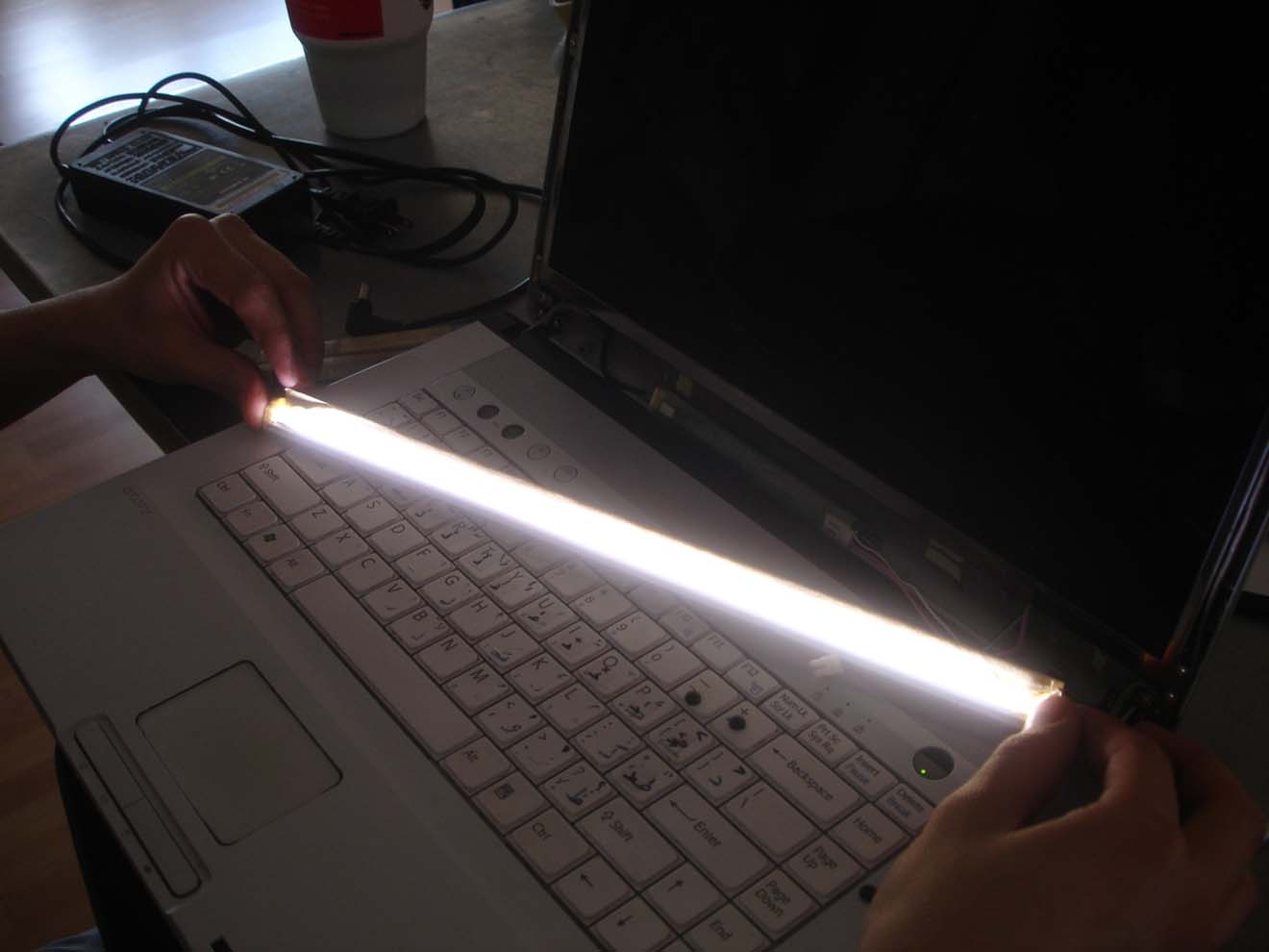 Замена и ремонт подсветки экрана ноутбука в Гатчине