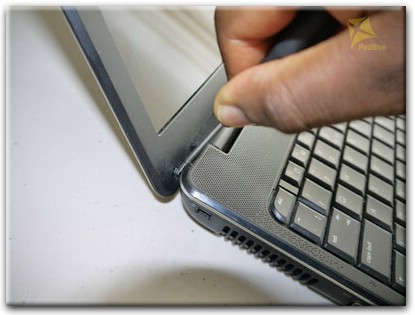 Замена экрана ноутбука Compaq в Гатчине