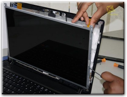Замена экрана ноутбука Emachines в Гатчине